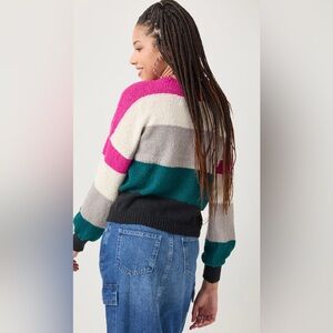 NWT Francesca’s - Pullover Sweater